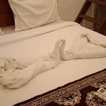 French Rivera Guest House Puducherry Buitenkant foto