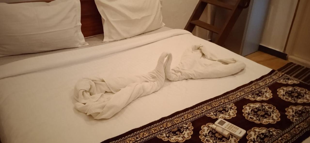 French Rivera Guest House Puducherry Buitenkant foto