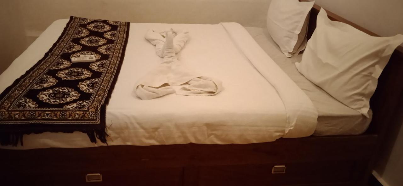 French Rivera Guest House Puducherry Buitenkant foto