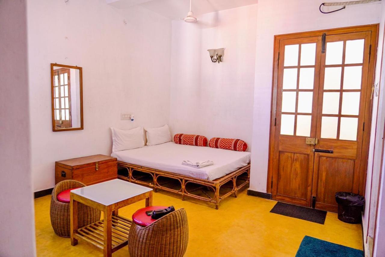 French Rivera Guest House Puducherry Buitenkant foto